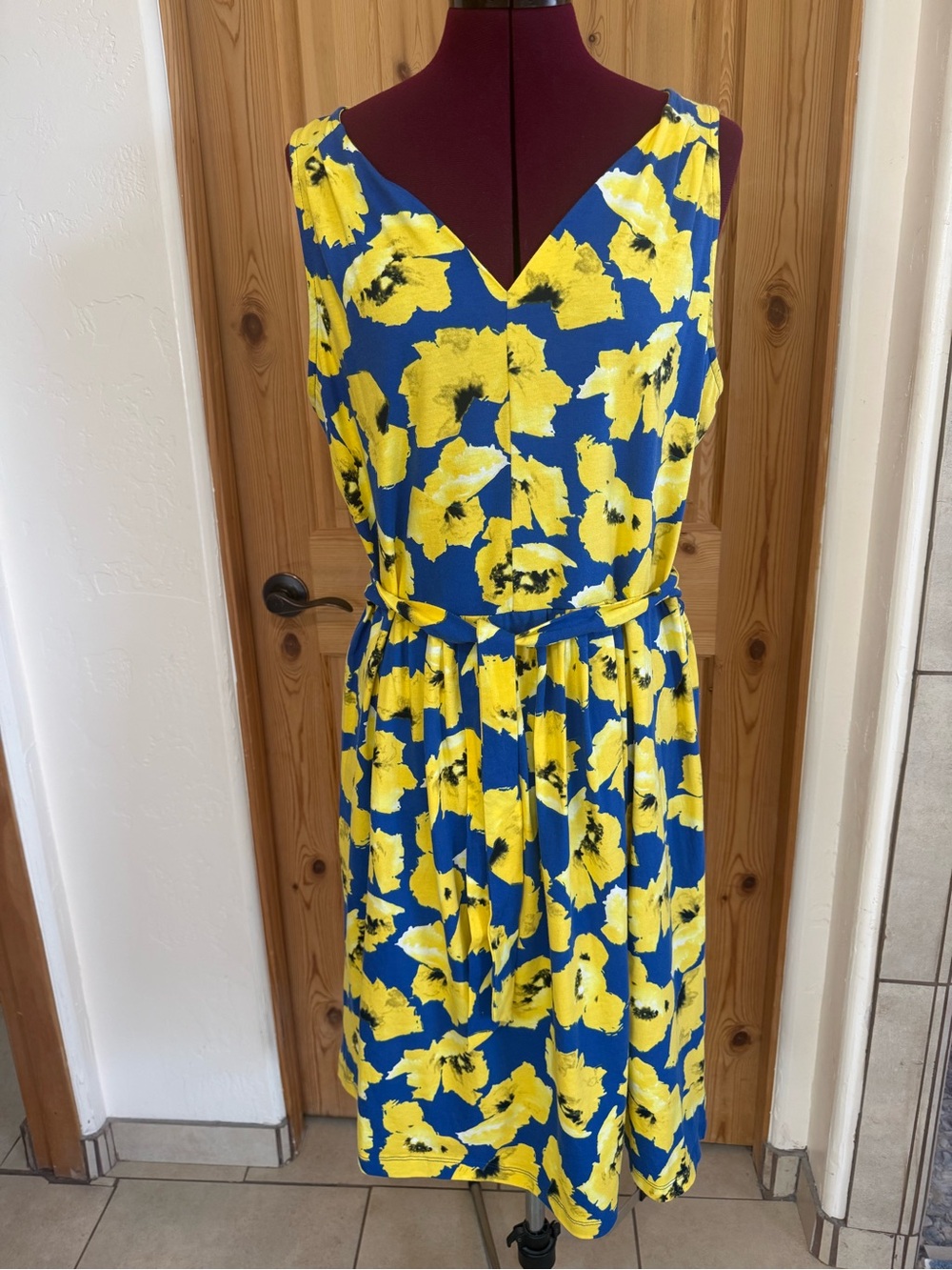 Jones New York Blue and Yellow Floral Midi Dress